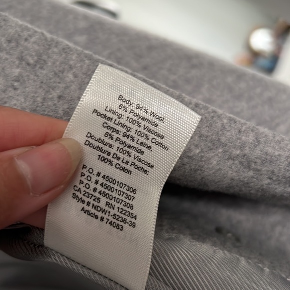 Aritzia babaton Leone virgin wool coat size small - Picture 6 of 8